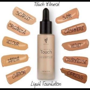 Younique liquid foundation shade LACE
